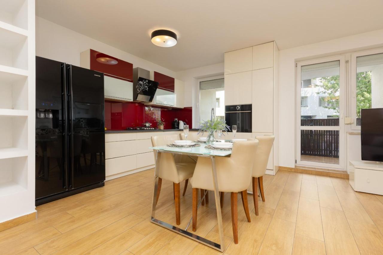 Metro Targowek Spacious Apartment With Parking By Noclegi Renters 바르샤바 외부 사진